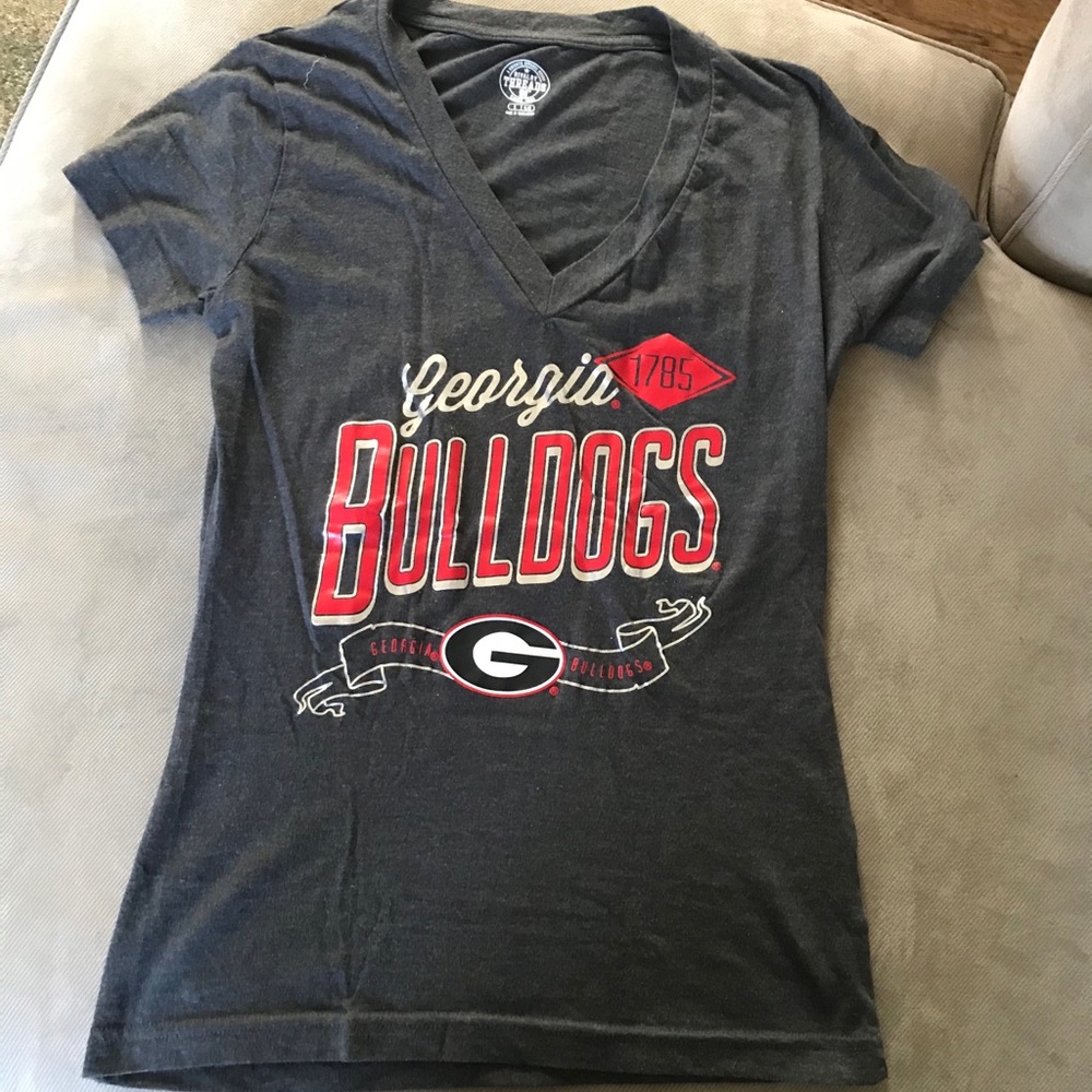 Georgia BULLDOGS v-neck Tee